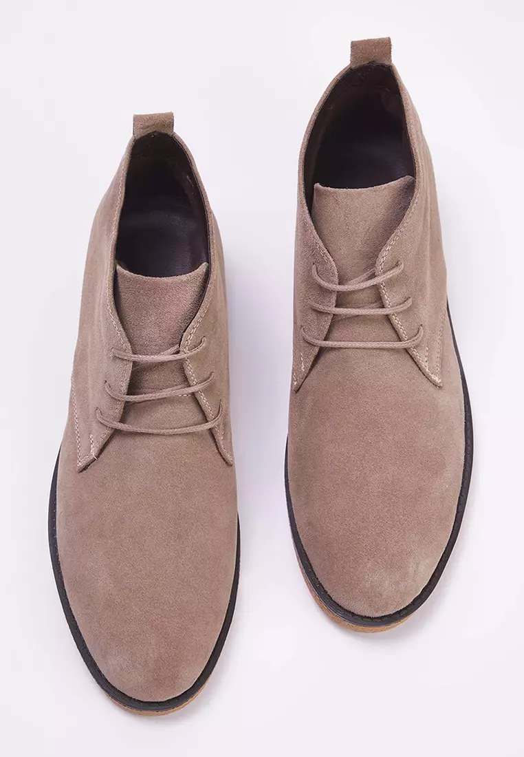 Lace-Up Chelsea Boots