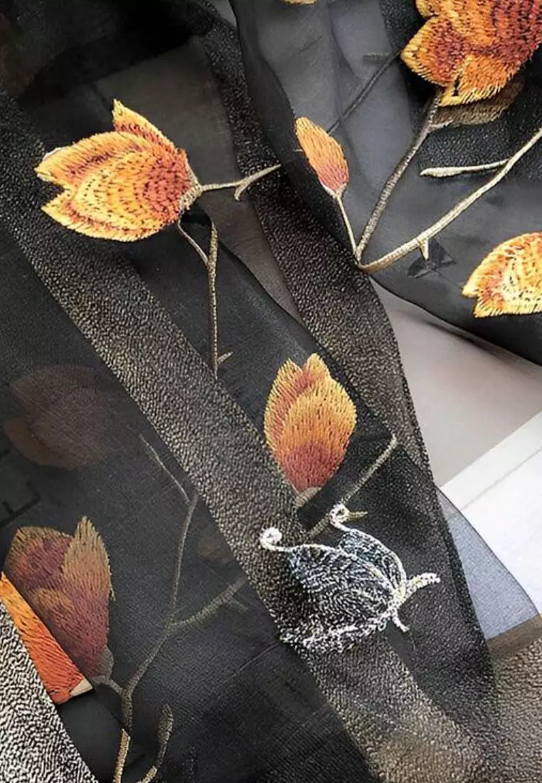 Aksesoris Wanita Golden Thread Tulip Embroidery Flowery Silk Shawl Syal Sutra Wanita Black