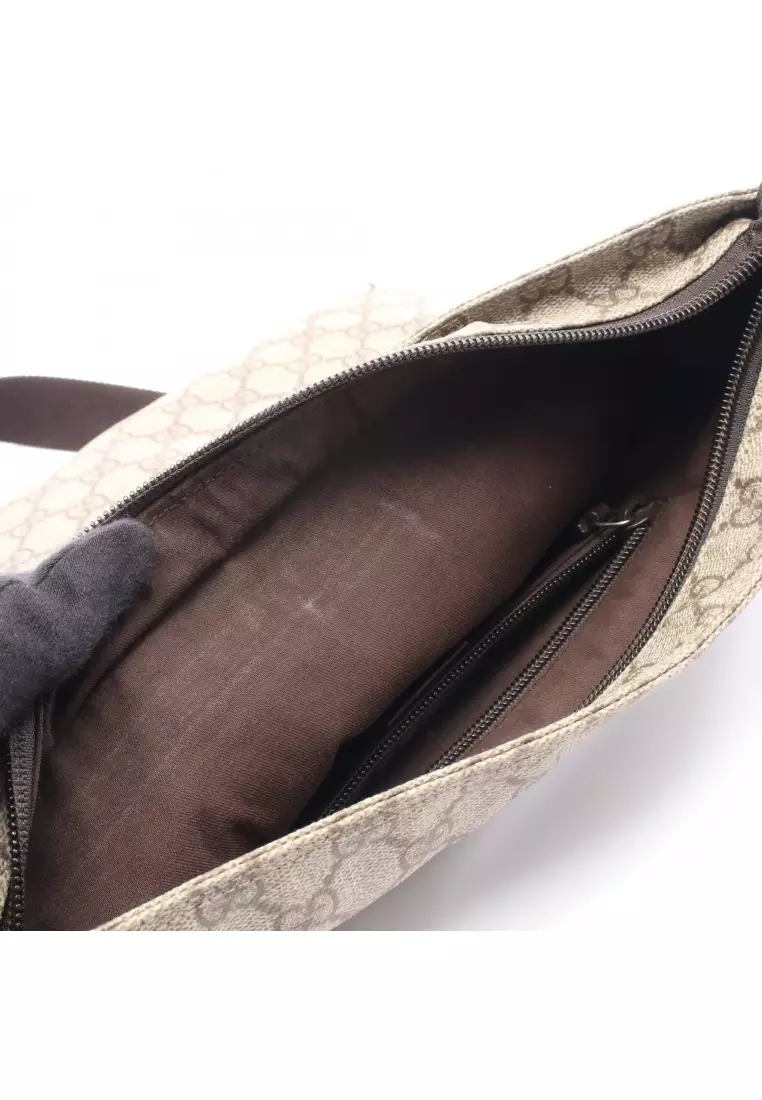 Pre-Loved Gucci GG Plus Shoulder bag PVC leather beige Brown