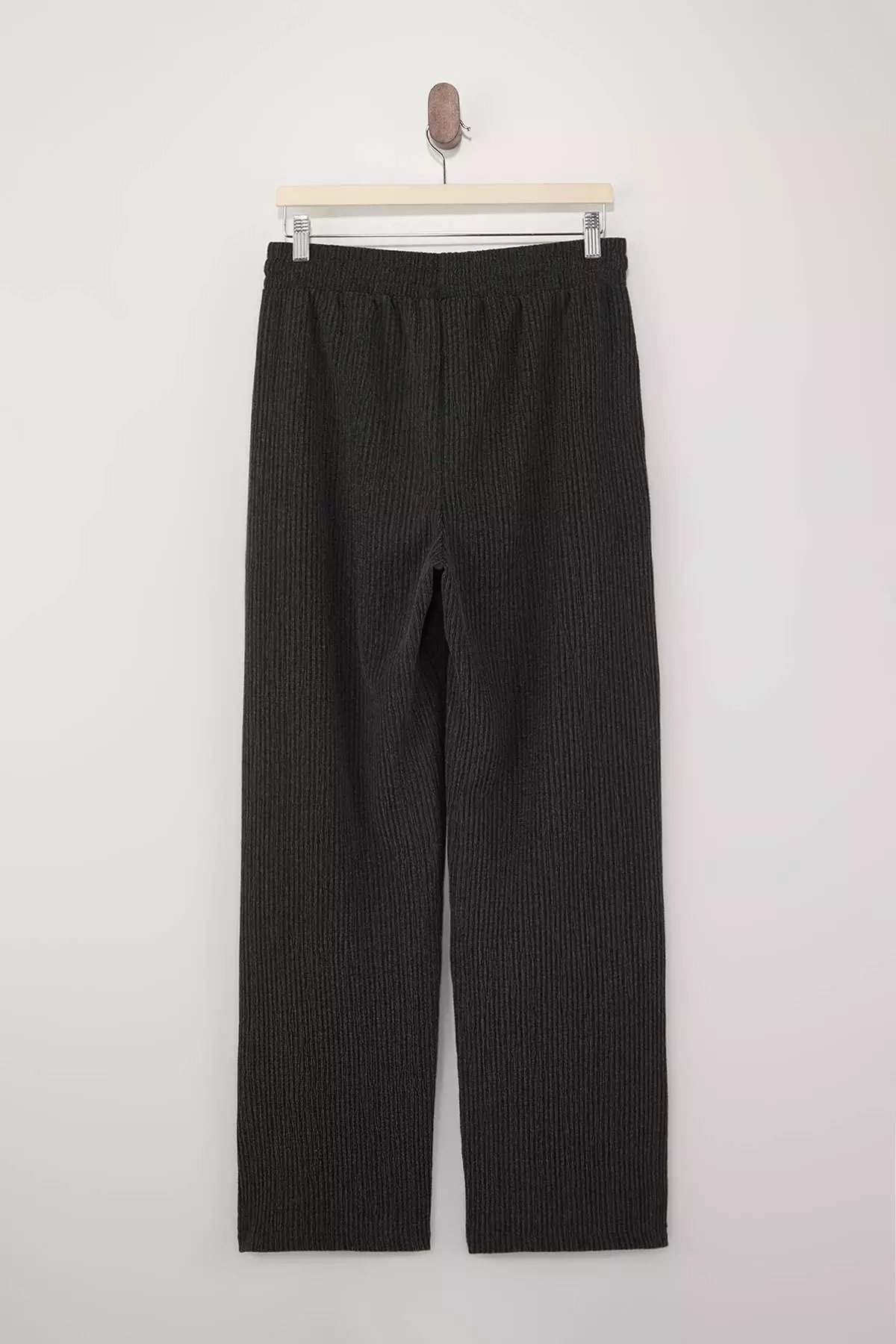 Black Straight Cut Textured Open Leg Sweatpants Tmnss25Ea00008