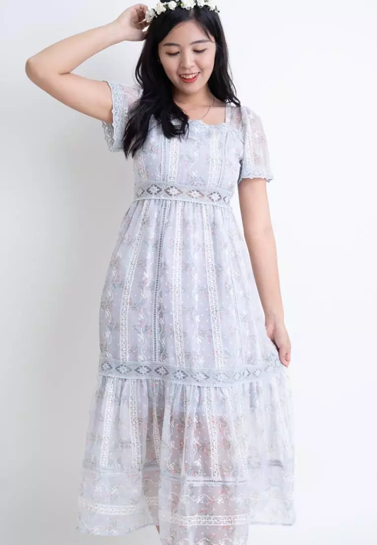 COTTAGE FLORAL DRESS WITH RUFFLES  DETAILS