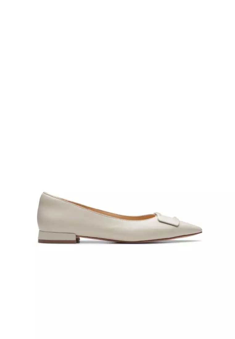 Clarks store ivory shoes