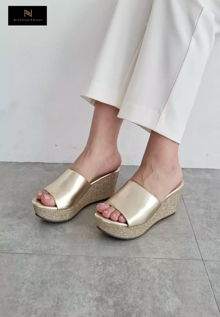 Nicholas Edison Wedge Anika Light Gold