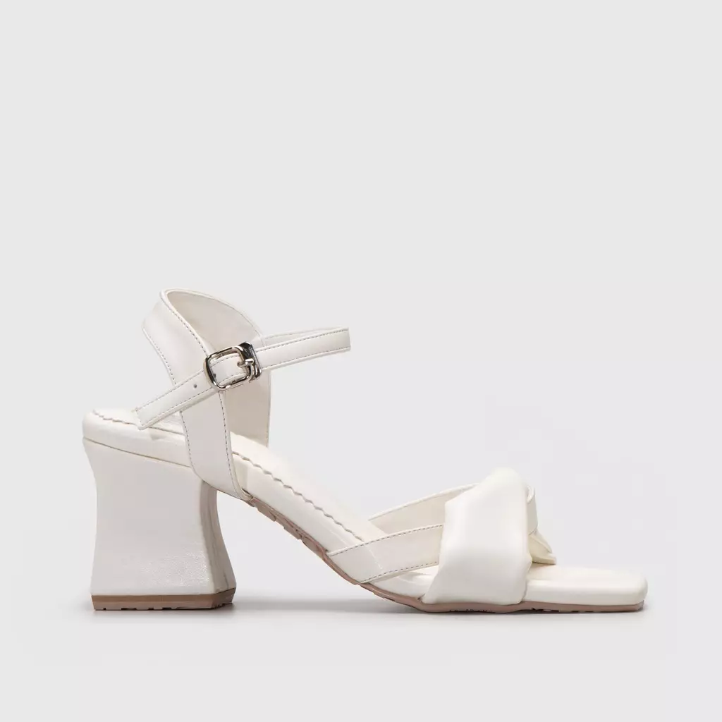 Della Heels White