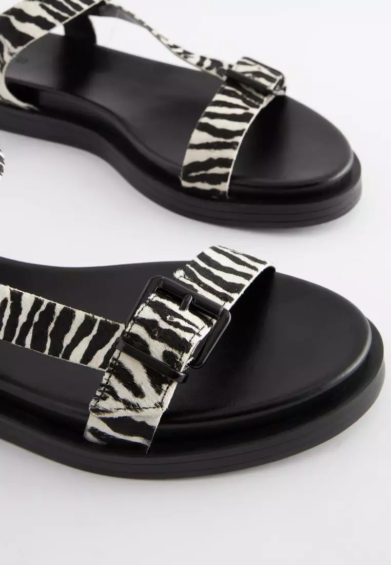 Chunky outlet flip flops