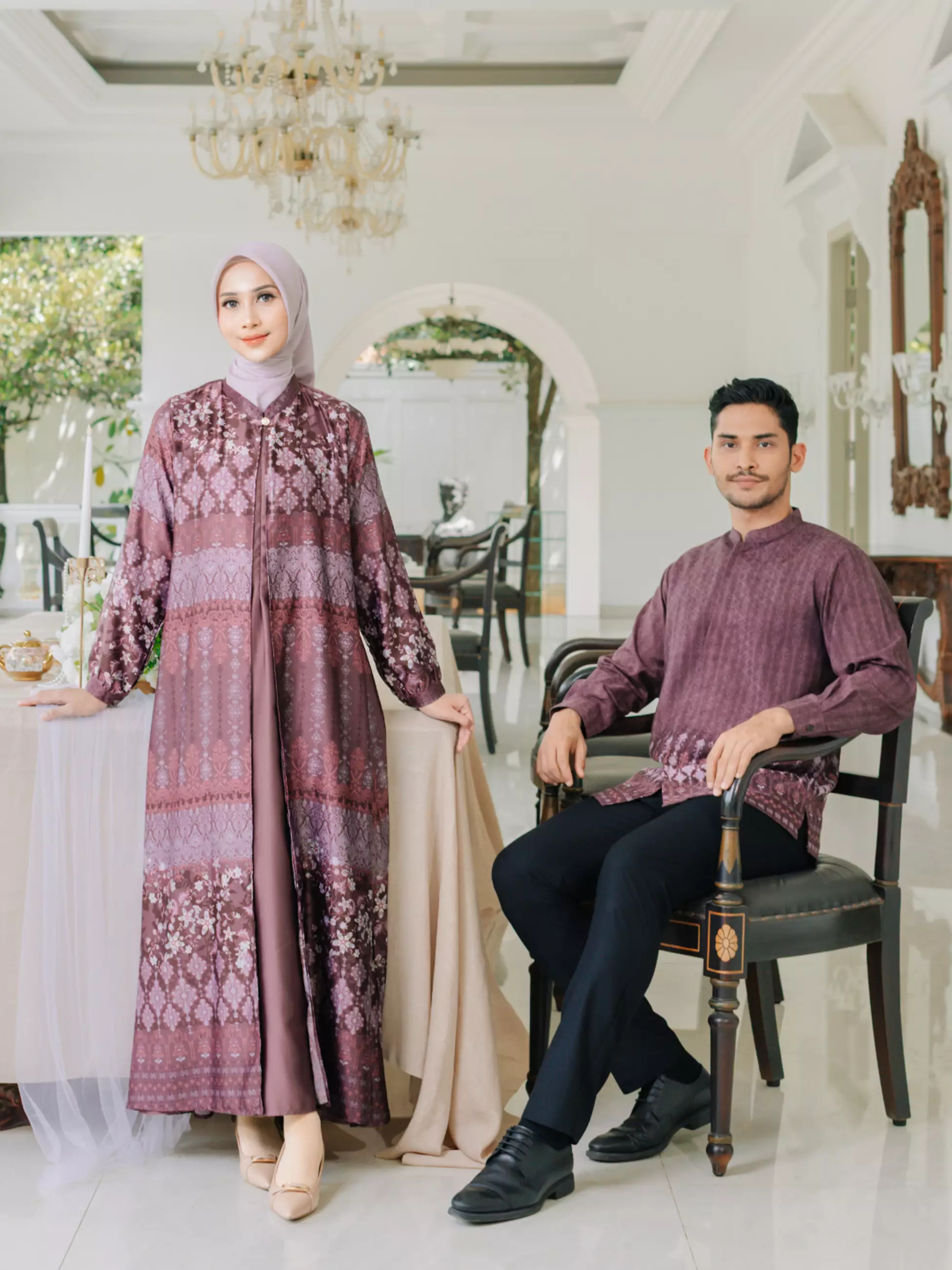 Almeera Burgundy Kemeja Batik Koko Pria Furing Lengan Panjang Regular Fit