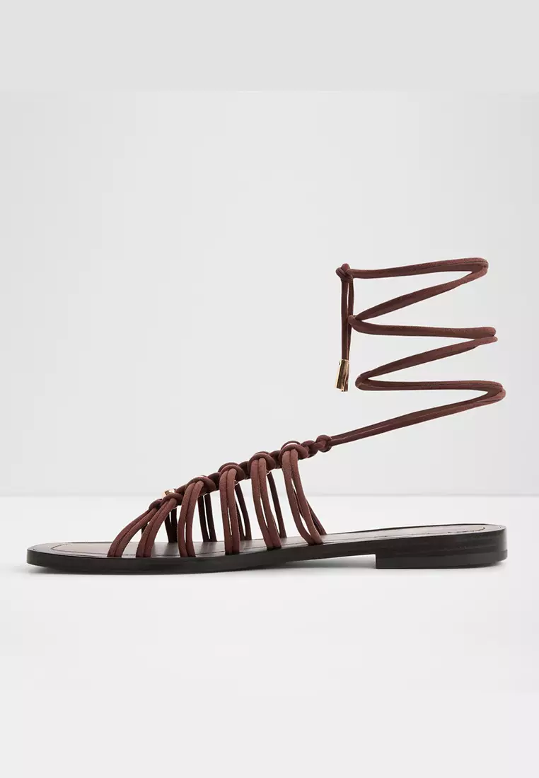 Unoma Flat Sandals