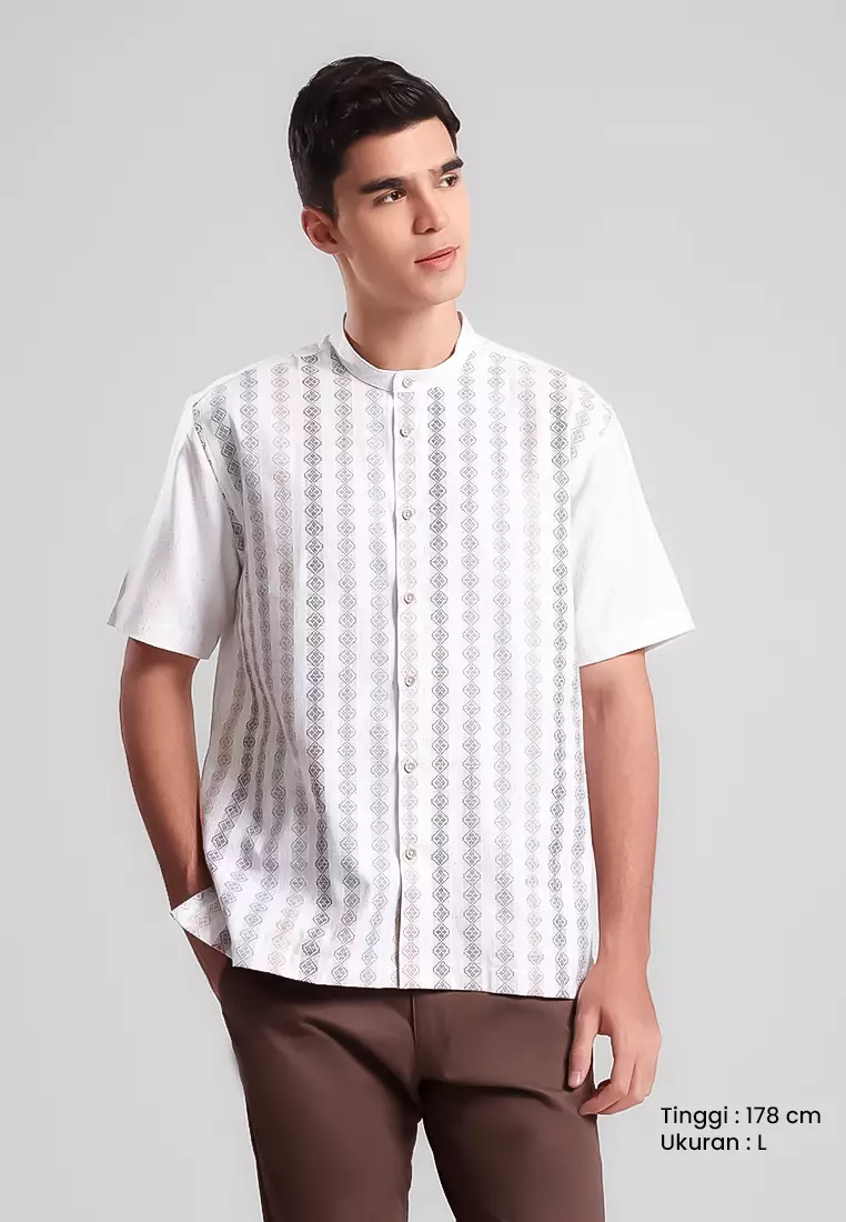 MANZONE - Kemeja Koko Lengan Pendek Pria Duhail Comfort Fit - Khaki Warna Khaki