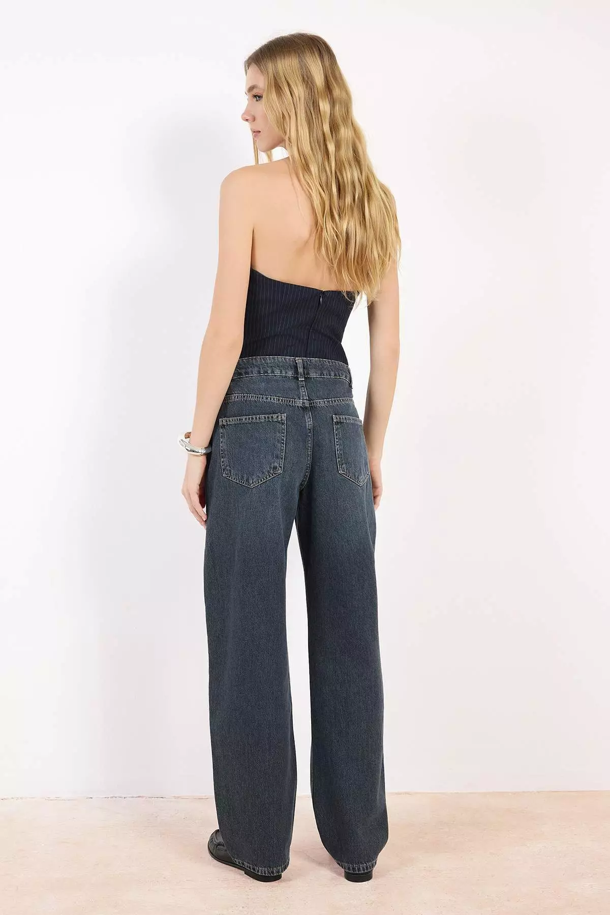 Dark Blue Premium Low-Rise Barrel Jeans Twoss25Je173