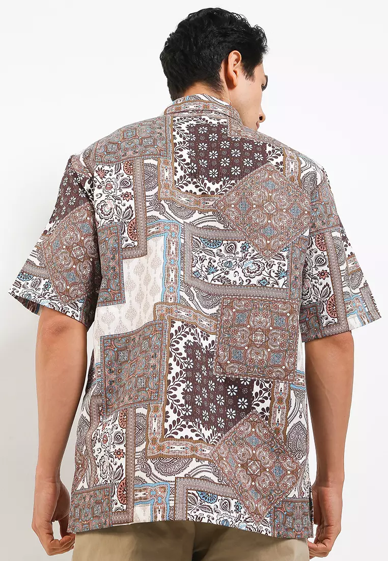 Hem Batik Reguler Fit Kontemporer