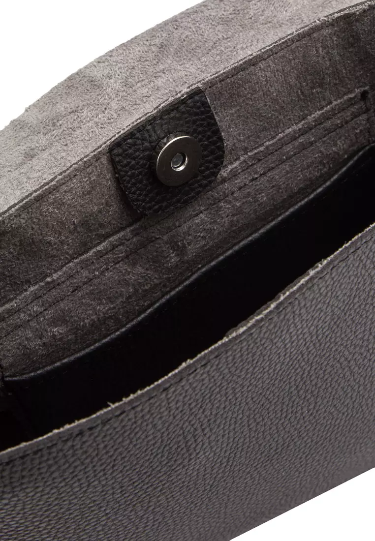 Simple Front Flap Shoulder Bag A10110BK