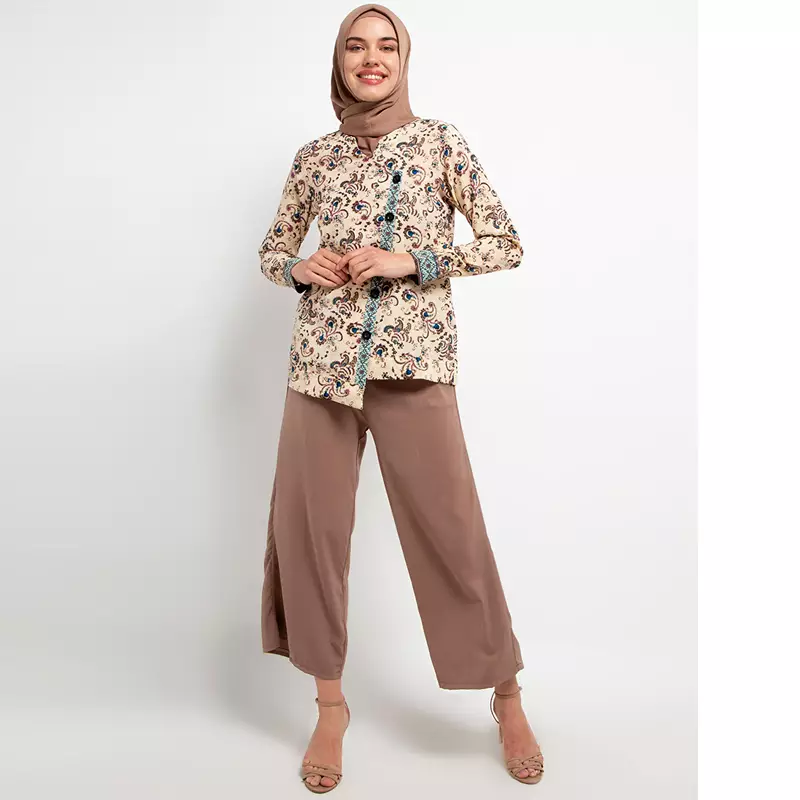 Gina Blouse In Cream Red Print