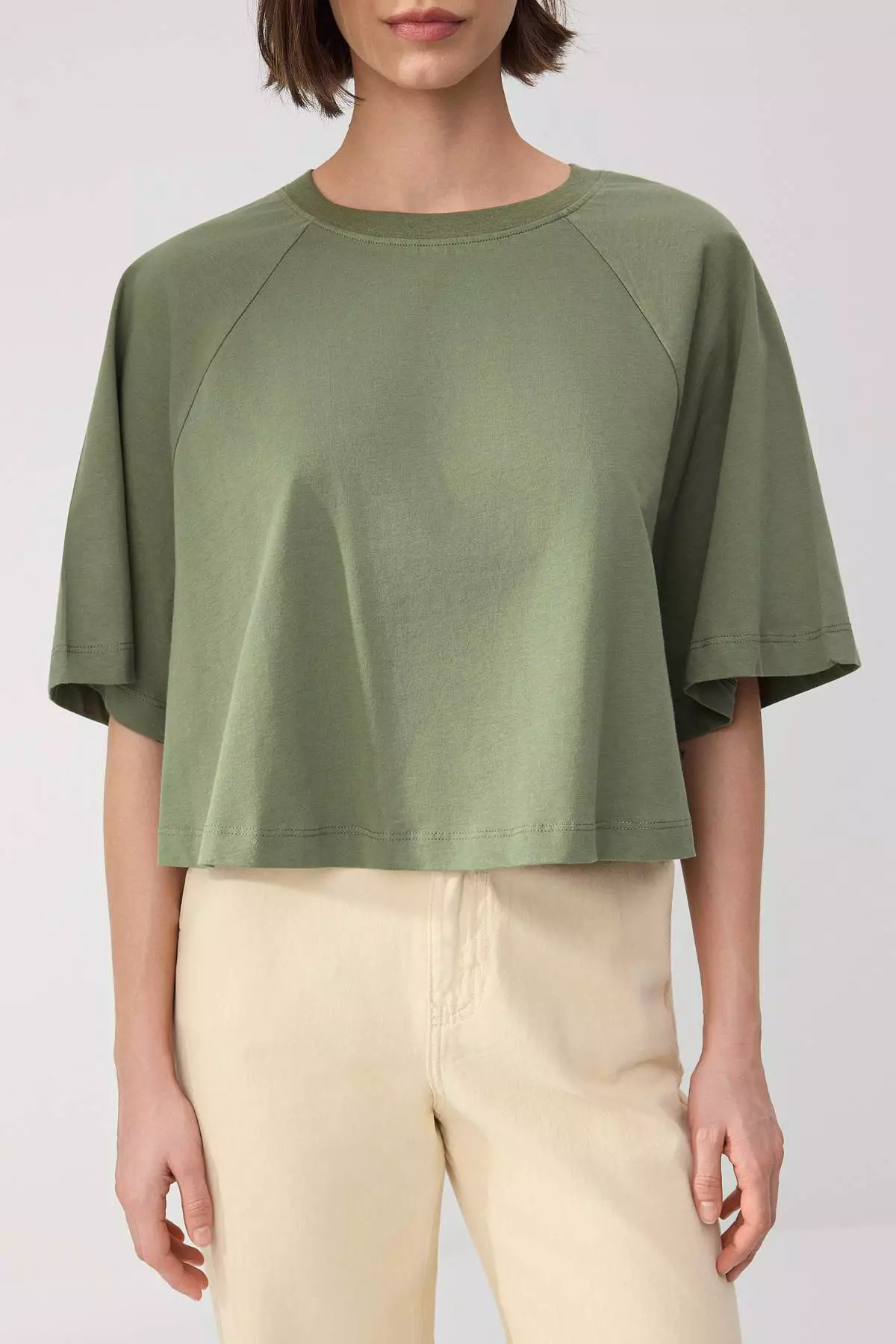 Wardrobe Essentials-Khaki Boxy/Relaxed Fit Short Sleeve Cropped 1% Cotton Knitted T-Shirt Twoss26Ts6
