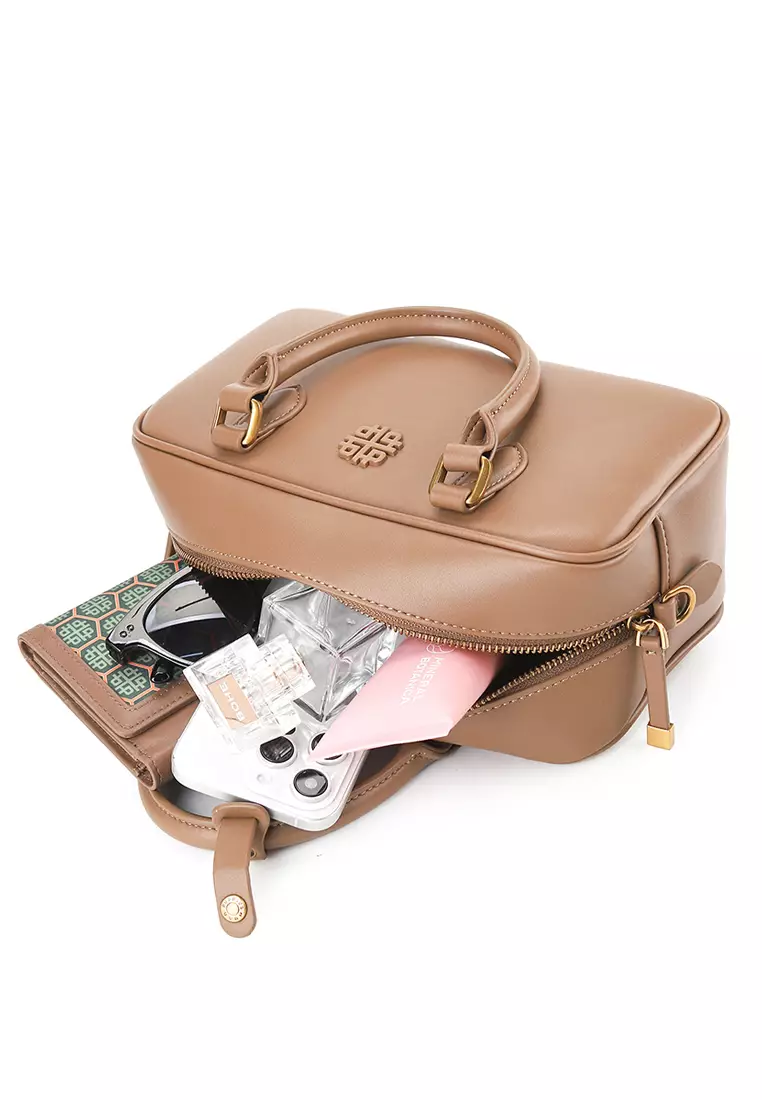 Claire Satchel