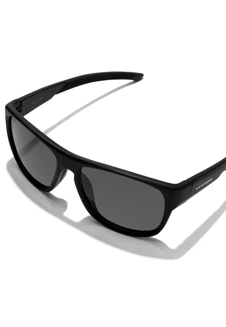 Hawkers polarized new arrivals