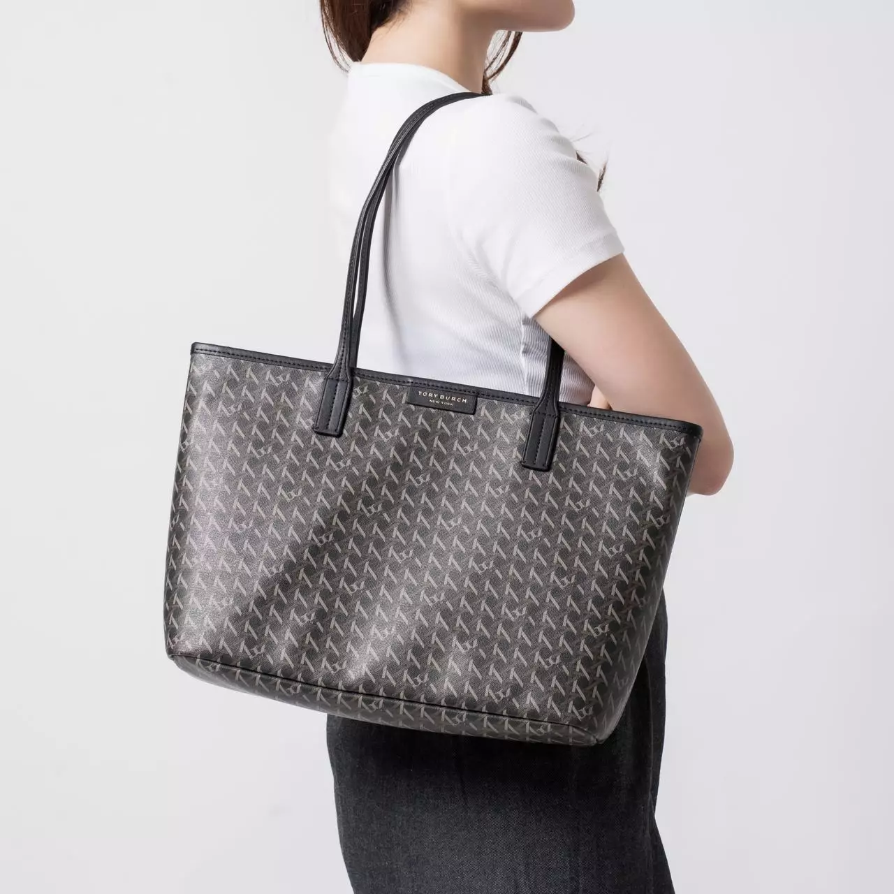 Jual TORY BURCH Ever-Ready Coated Canvas Zip Small Tote Bag Black