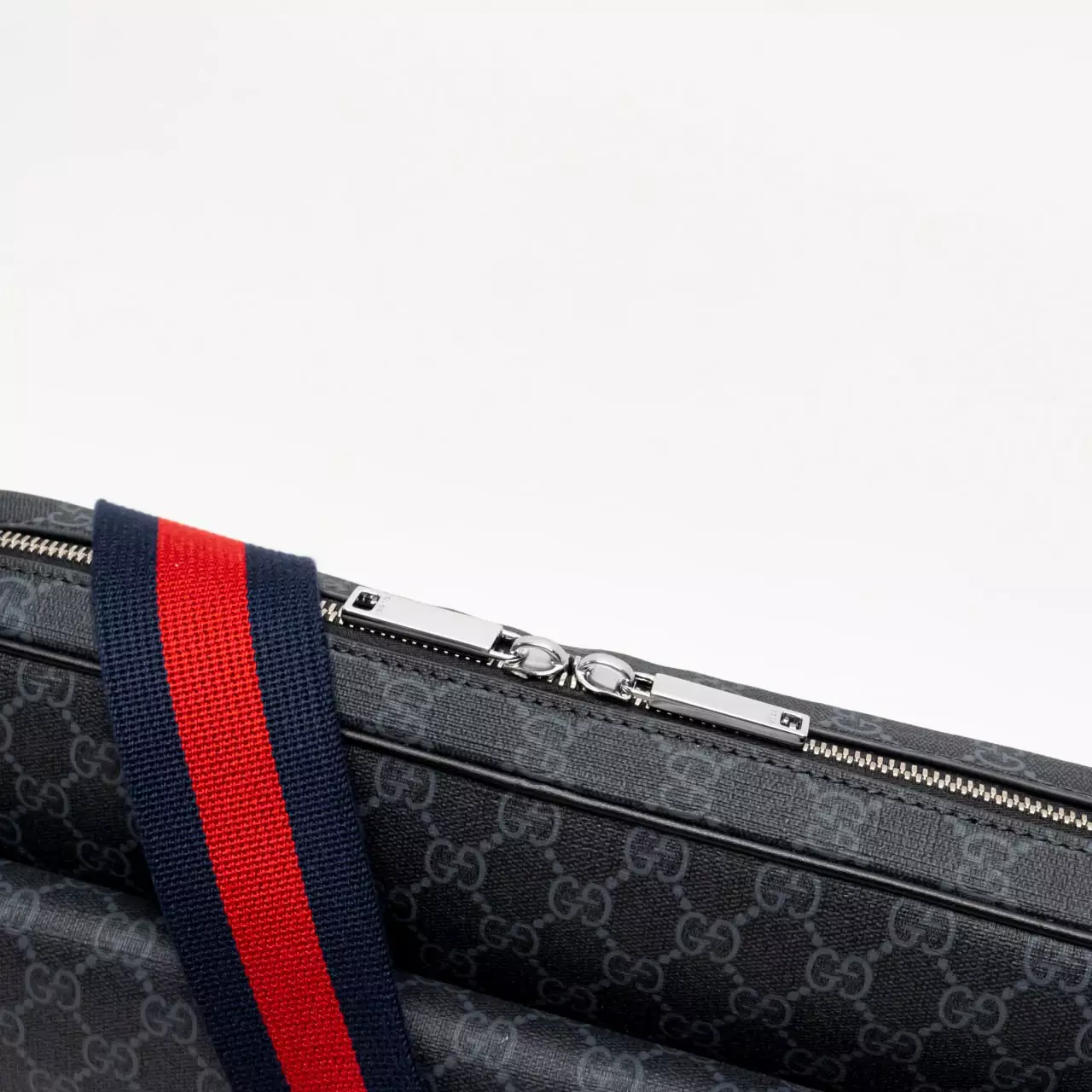 [4.4PRIL KEJUTAN HARGA] GG Supreme Canvas Messenger Bag Grey Black