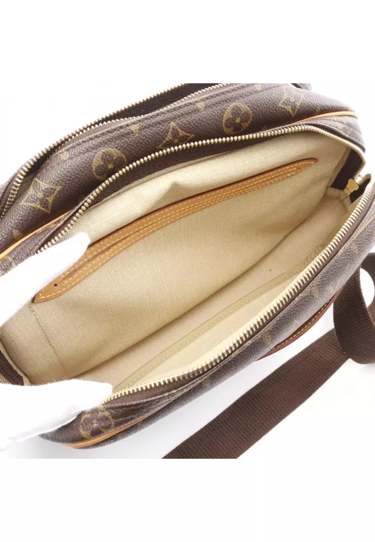 Pre-Loved Louis Vuitton Reporter PM monogram Shoulder bag PVC leather Brown