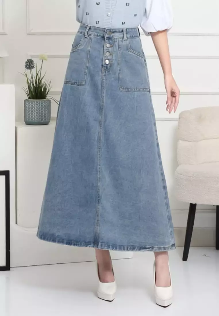 Giella Skirt Button in Light Blue