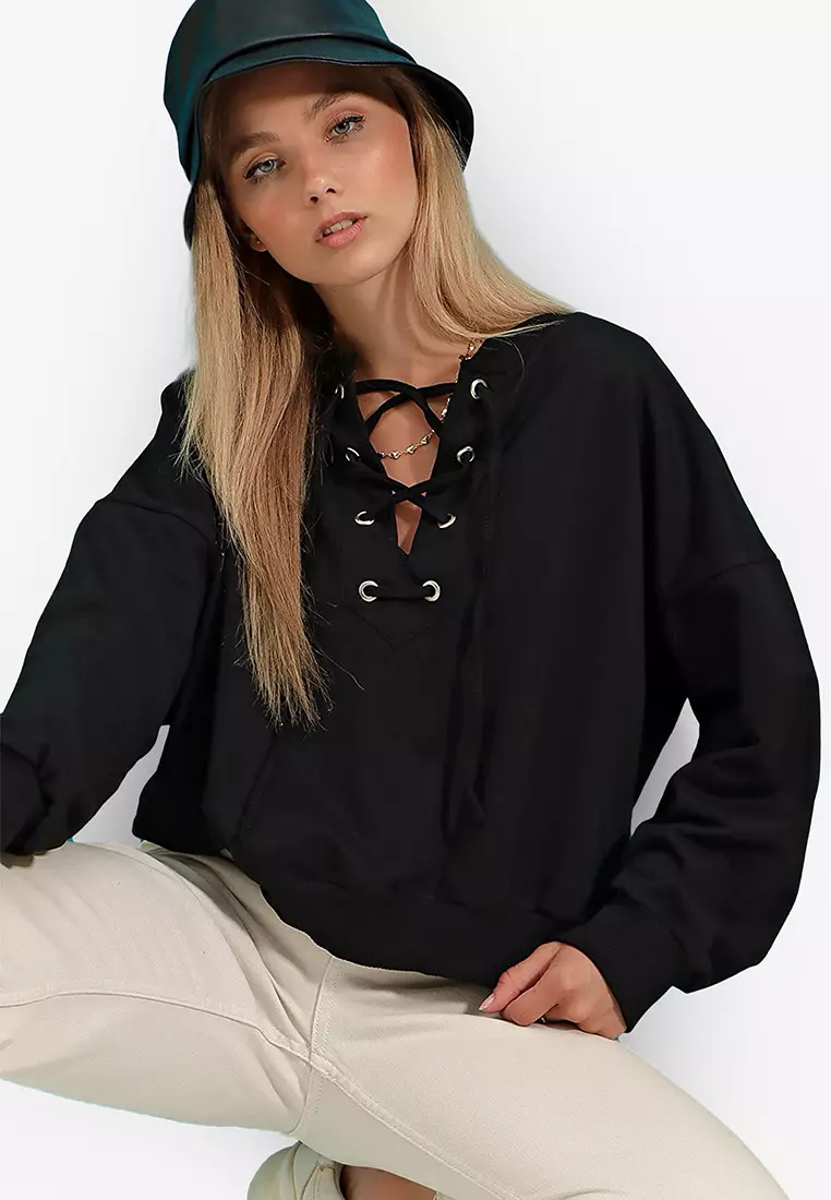 Sweatshirt with lace 2025 up front