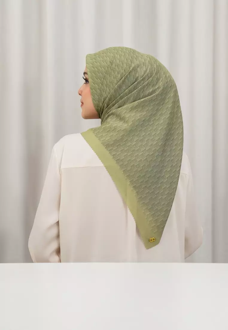 Leena Monogram Square - Boa