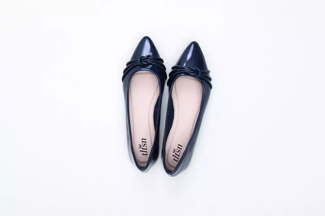 The Little Things She Needs - ANGELA Flatshoes Sepatu Wanita Navy