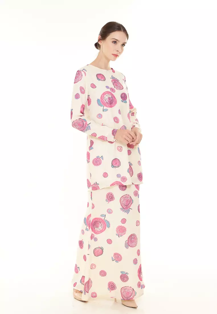 Rina Printed Kurung in Nude Pink Round Flower