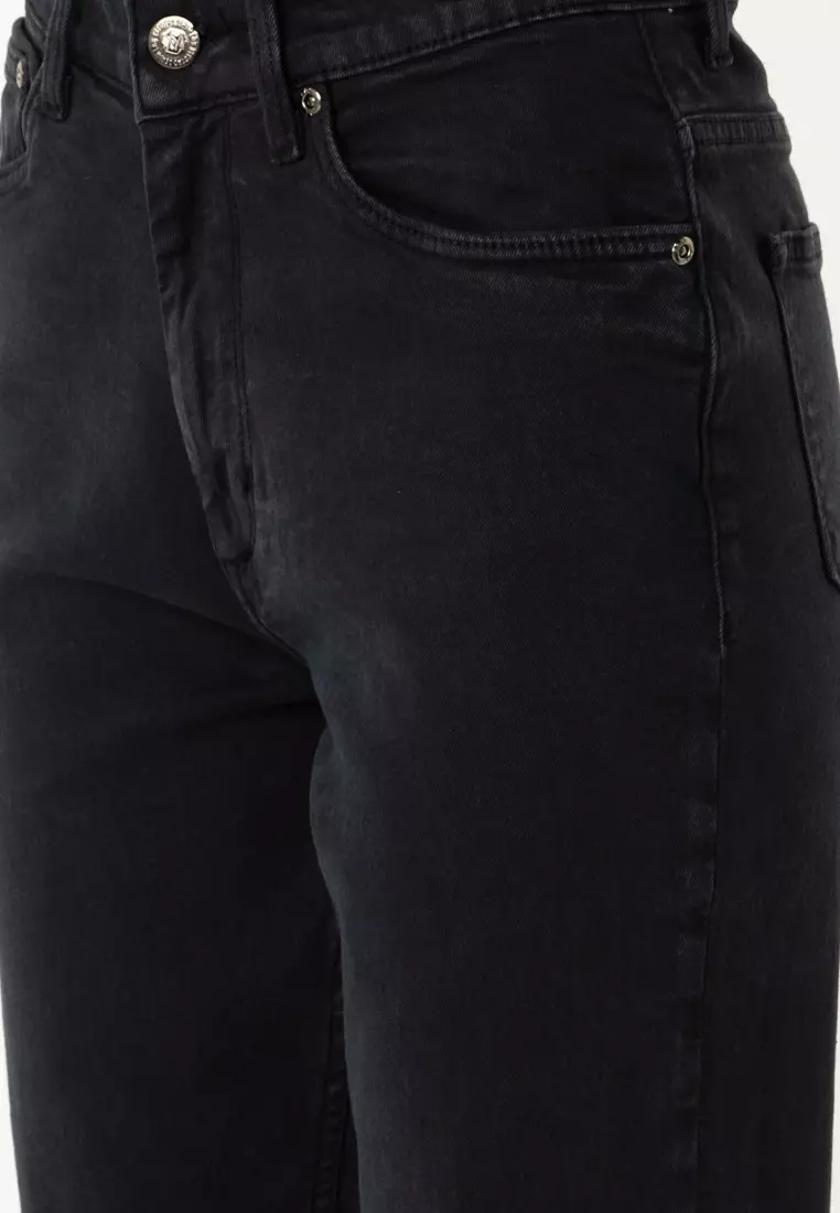 Quantic Tapered Mom Jeans