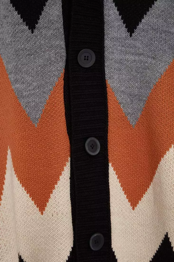 Plus Size Oversized Diamond Pattern Cardigan