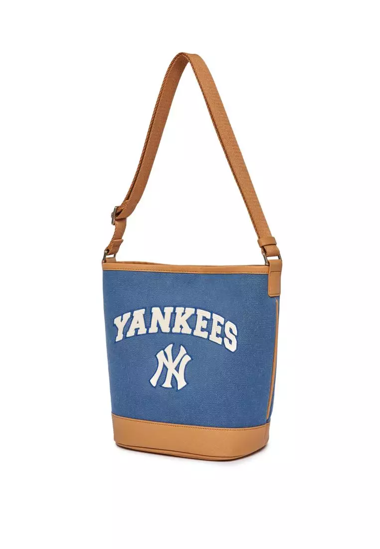 MLB BASIC LETTERING CANVAS BUCKET BAG NEW YORK YANKEES 2025