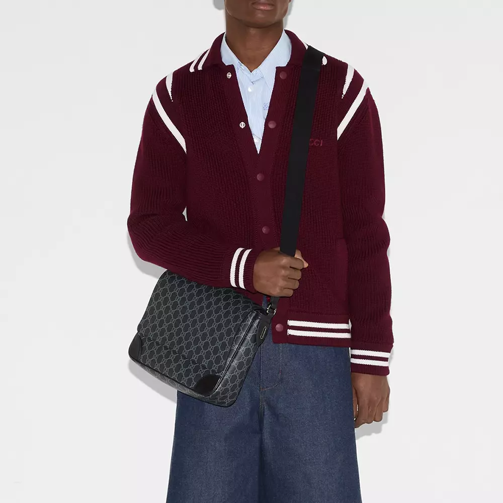 GG Emblem Medium Crossbody Bag Black