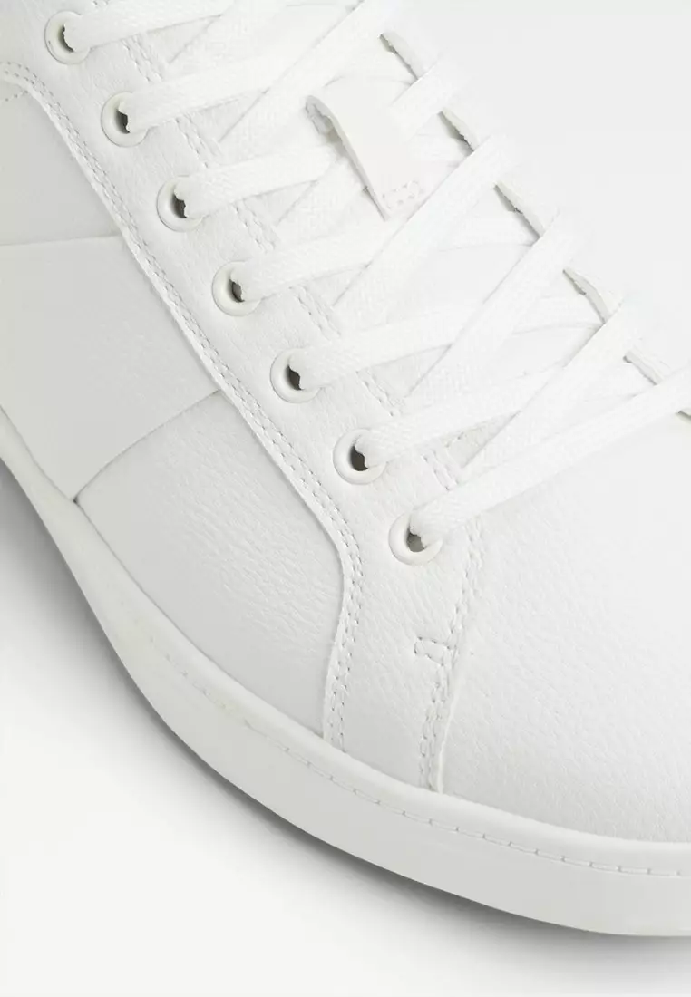 Ozzy Low-Top Sneakers
