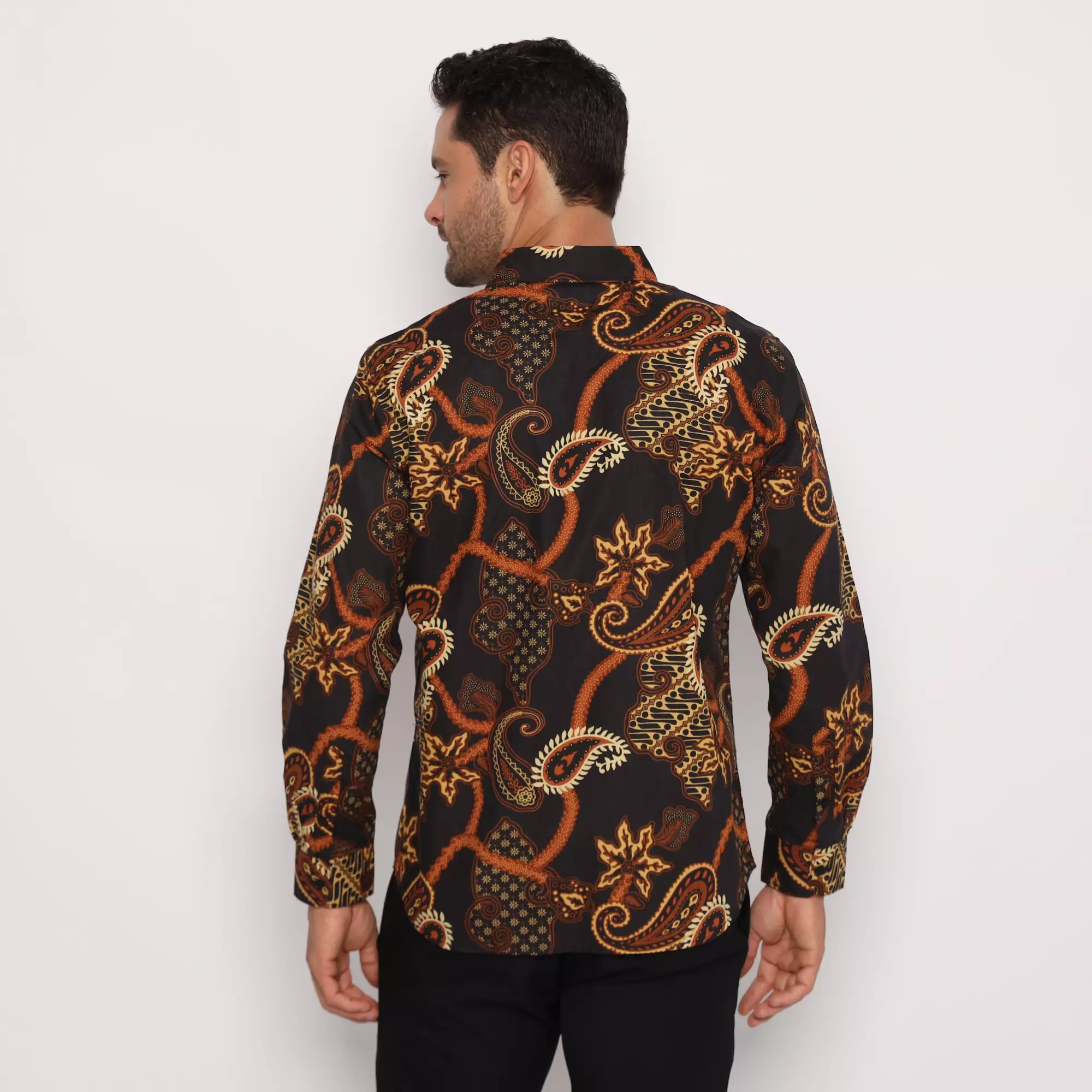 Platini Kemeja Batik Pria Lengan Panjang Katun Coklat 460575