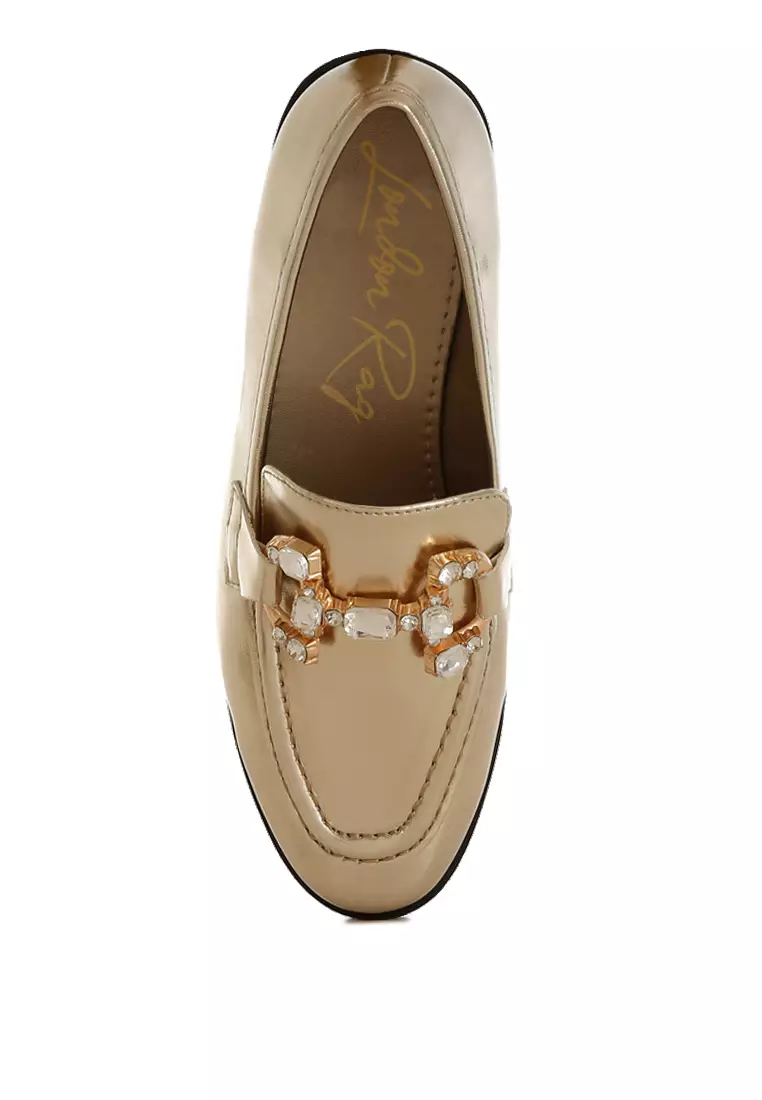 Sepatu Loafer Metalik Horsebit Diamante dalam Warna Emas