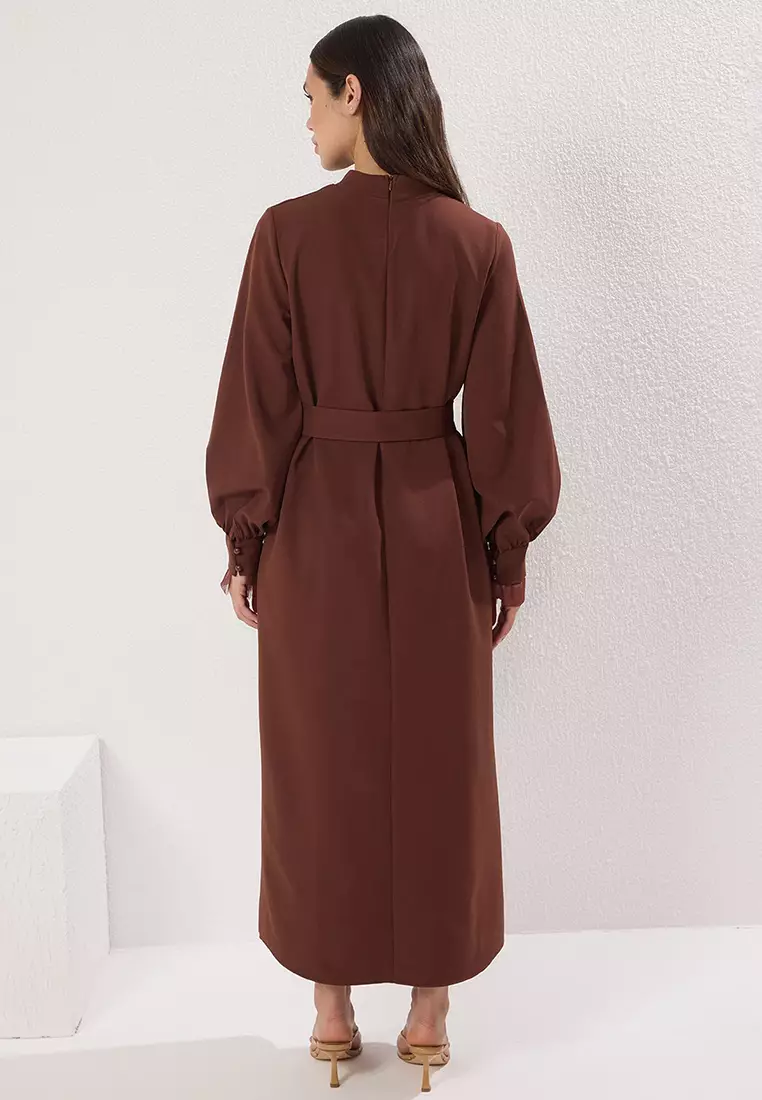 Brown Stand Collar With Belt Detail Woven Dress Tctss24Eb00174