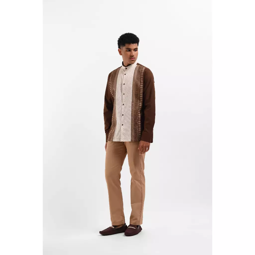 MANZONE - Kemeja Koko Lengan Panjang Pria Maheer Modern Fit - Brown