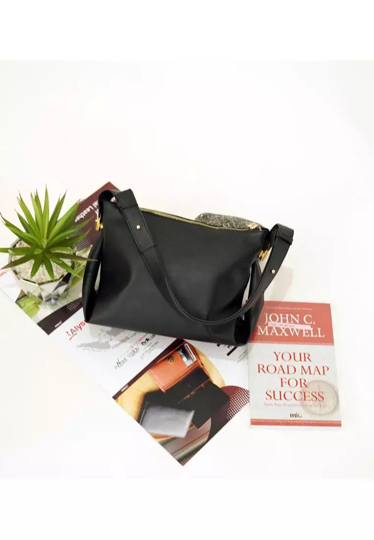 Vedlyn Ika Tas selempang wanita terbaru kekinian - Black nw