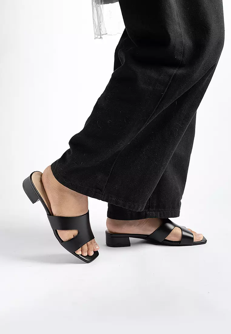 Herisse Low Heel Sandals