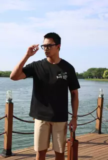 Hitam