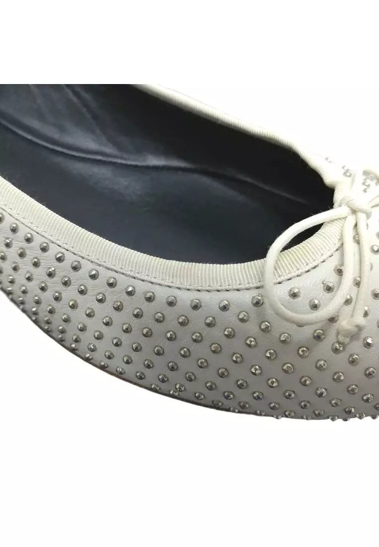 Pre-loved Saint Laurent Flats for Women in White - O1-328344-AJ440-9189-38.5