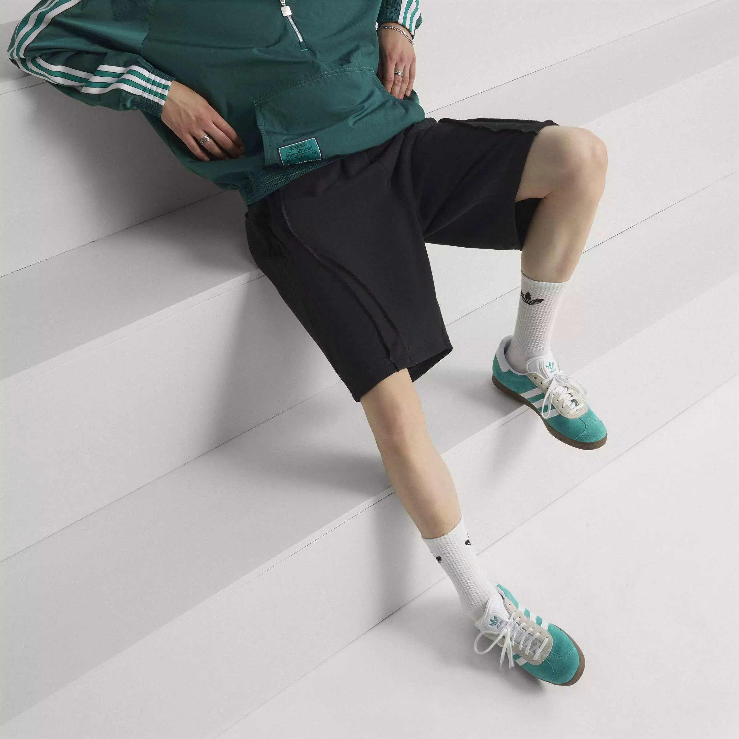 Liverpool FC adidas Gazelle Men Shoes  -  LFC Sepatu Original Pria 
