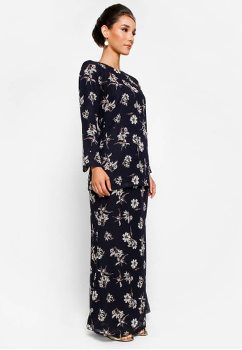Buy Kurung Basic D-14 from BETTY HARDY in Black only 199