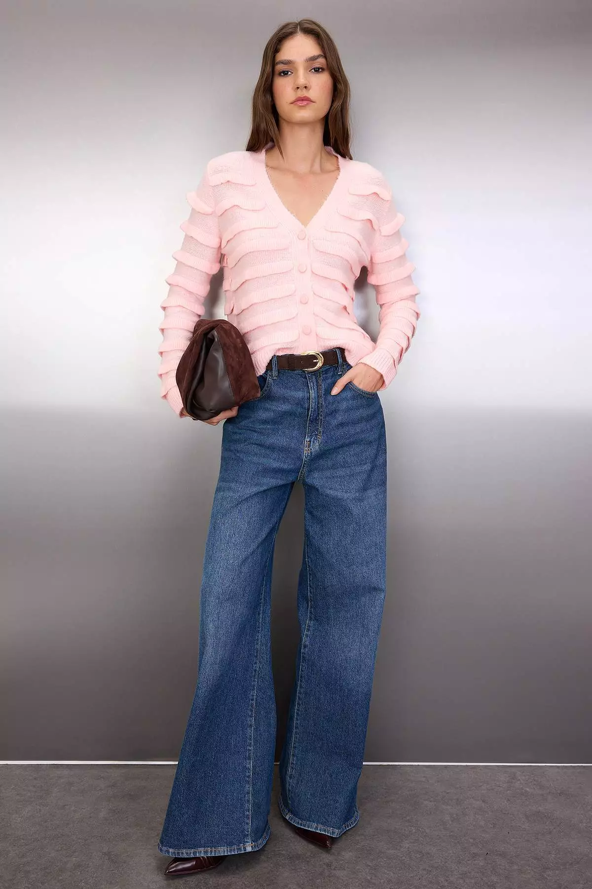 Powder Soft Texture V-Neck Knitwear Cardigan