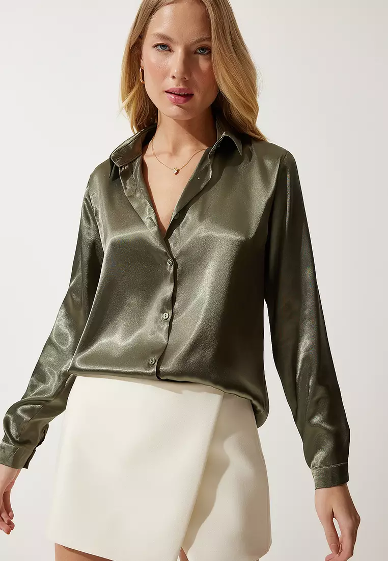 Slightly Flowing Satin Shirt