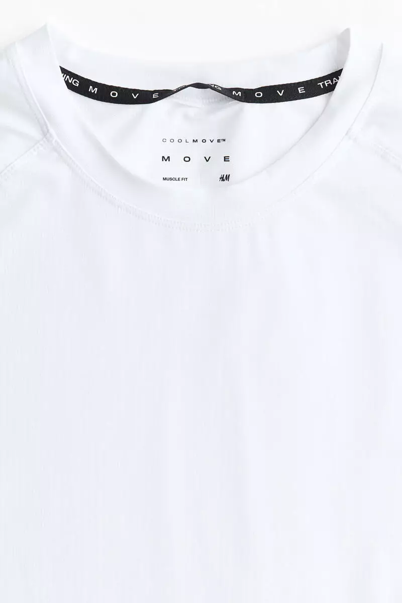 Muscle Fit Sports T-shirt with CoolMove™