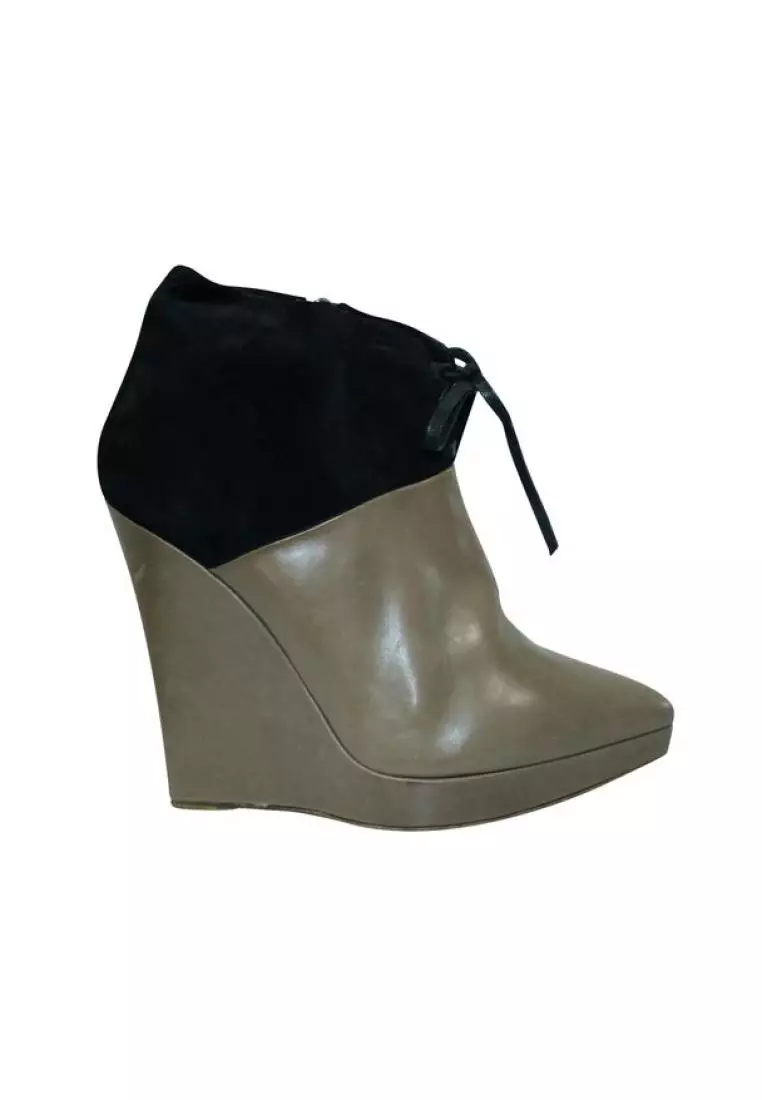 White ankle boots discount designer