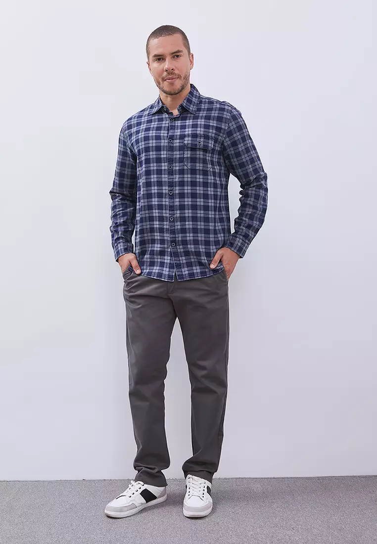 MANZONE - Kemeja Lengan Panjang Pria Jasper Modern Fit - Navy Warna Navy