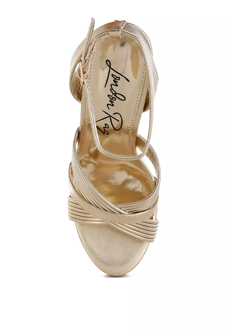 Sandal Hak Metalik dengan Tali Pergelangan Kaki Warna Emas