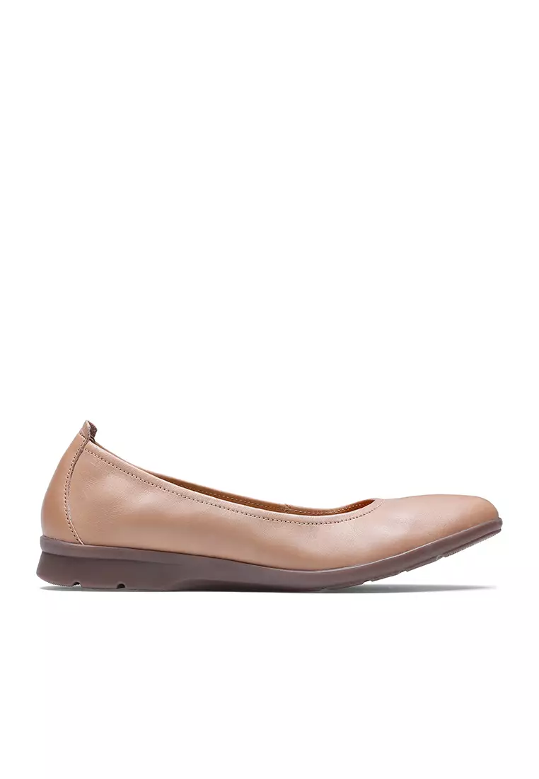 Clarks brown shop flats