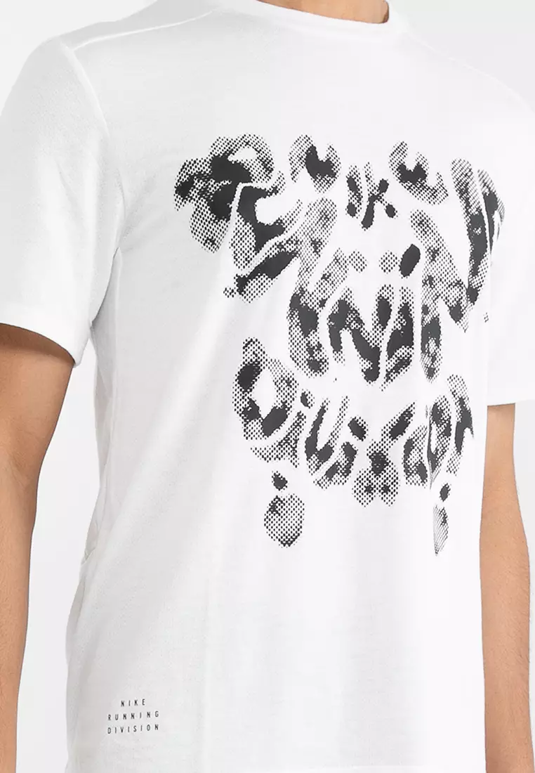 Nike cheap 365 shirt